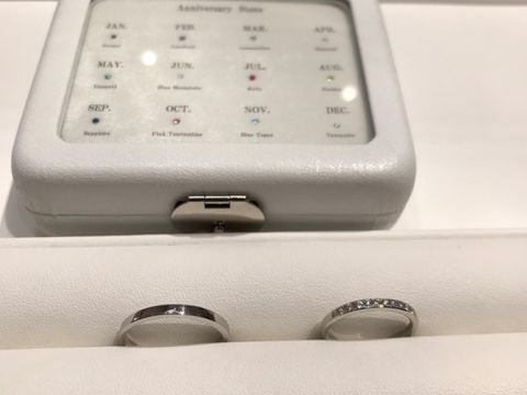 【CAFERING(カフェリング)の口コミ】 シンプルなデザインで、ダイヤだけでなくプラチナの輝きが美しい指輪です…