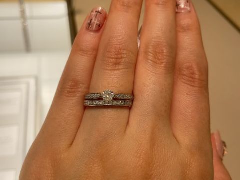 【ティファニー(Tiffany & Co.)の口コミ】 王道のティファニーです。デザインも可愛く、すっきりしており誰でも似合…