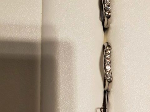 【MIKIMOTO(ミキモト)の口コミ】 ダイヤモンドが7粒ついています。ダイヤモンドはやや小さめですが、輝きは…