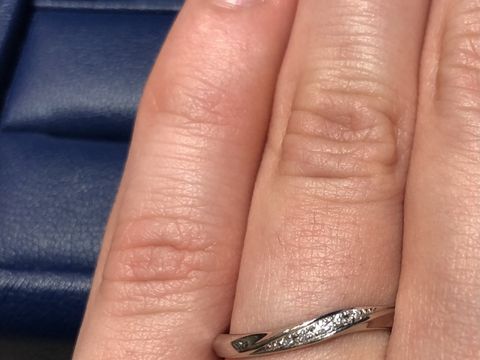 【銀座ダイヤモンドシライシの口コミ】 友人が婚約指輪をこちらのお店で購入したとのことだったので、初めての指…