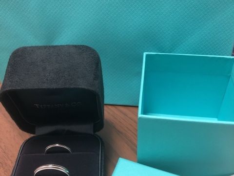 【ティファニー(Tiffany & Co.)の口コミ】 ミル打ちが綺麗でデザインが好みだったので、色々悩みましたがこちらにし…