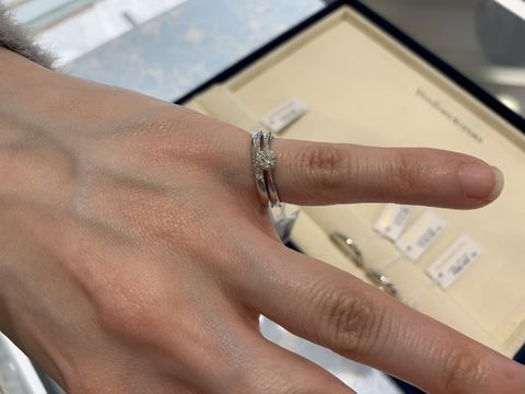【ヴァンドーム青山(VENDOME AOYAMA)の口コミ】 インターネットで事前に見て気になっていたエンゲージリングを試着しまし…
