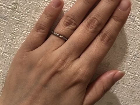 【アイプリモ(I-PRIMO)の口コミ】 シンプル過ぎず、華やか過ぎないもので、ひねりによって動きのあるデザイ…