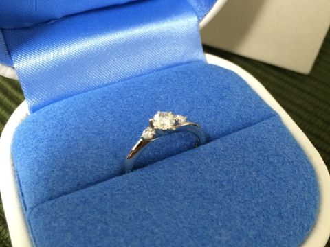 【銀座ダイヤモンドシライシの口コミ】 婚約指輪を探しに、神戸のお店をいろいろまわった上で、こちらの銀座ダイ…