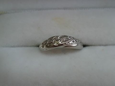 【アンジェリックフォセッテ(Angelique Fossette)の口コミ】 図面をこちらでおこし、それを持ち込んで造ってもらいました。
pairでつけ…