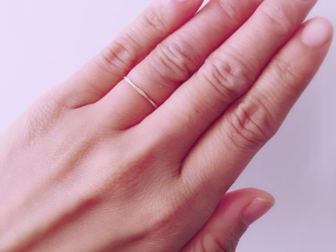 【gram(グラム)の口コミ】 旅行が趣味の為、結婚指輪にはお金をかけたくないけれど、形だけでも欲し…