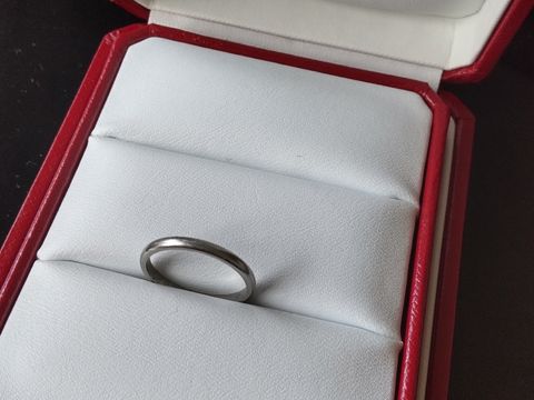 【カルティエ(Cartier)の口コミ】 結婚指輪は普段使いする予定だったので、シンプルかつ使用感のよいものを…