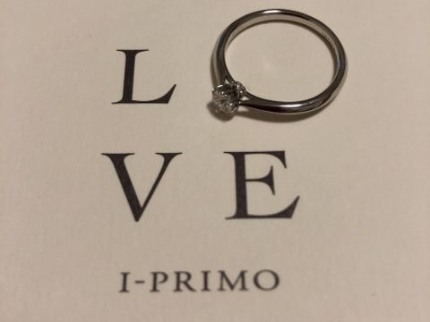 【アイプリモ(I-PRIMO)の口コミ】 シンプルなデザインの指輪が欲しいと思っていたのですが、横から見たとき…
