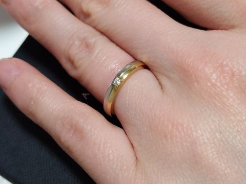 【ラザール ダイヤモンド(LAZARE DIAMOND)の口コミ】 はじめはハーフエタニティと考えていましたが、担当の方が着けていた指輪…
