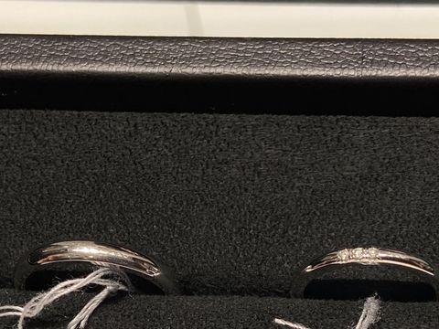 【ティファニー(Tiffany & Co.)の口コミ】 シンプルな指輪がいい！という方には、とてもおすすめです！中心にある3つ…