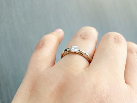 【Aroode(アローデ)の口コミ】 プロポーズの際、パートナーからこちらのダイヤモンドをプレゼントしてい…