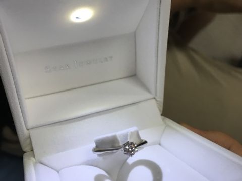 【STAR JEWELRY(スタージュエリー)の口コミ】 婚約指輪はシンプルなデザインに憧れていたのでこちらのタイプにしました…