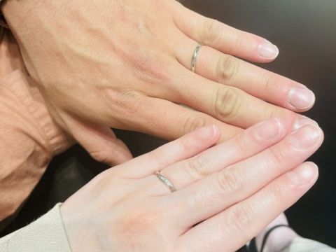 【銀座ダイヤモンドシライシの口コミ】 とにかく指が綺麗に見える形にしました＾＾たくさんのデザインを見せてい…