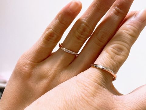 【Ginza Rim(銀座リム)の口コミ】 最初は雑誌で見て一目惚れしました。
私たちはシンプルなデザインより、少…