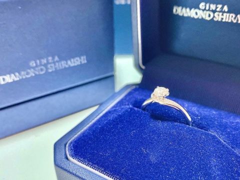 【銀座ダイヤモンドシライシの口コミ】 見た瞬間のときめきが、決め手です。
ダイヤルースが乗っていない時は、少…