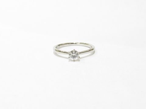 【輪-RIN-の口コミ】 シンプルなデザインを好んでいたため、指輪のラインはまっすぐのタイプに…