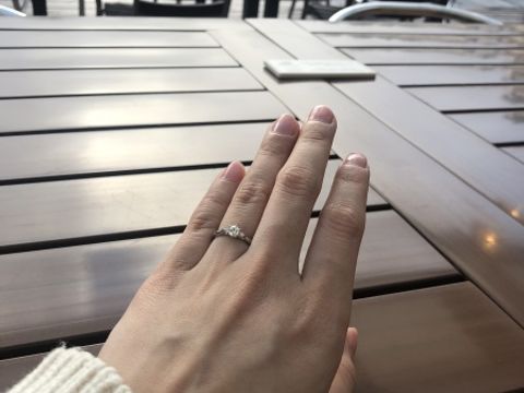 【俄(にわか)の口コミ】 彼が選んでくれました。
シンプルですが存在感もあり、上品でとても気に入…