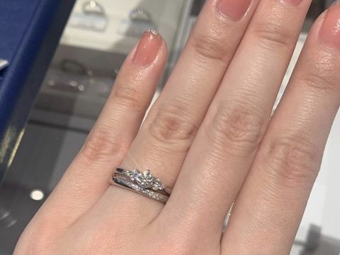 【銀座ダイヤモンドシライシの口コミ】 まず第一候補でした。大人なシンプルデザインが多く、つけ心地がよかった…