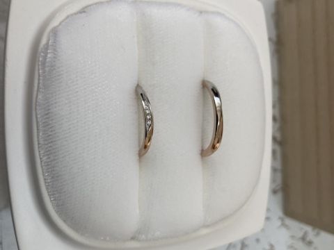 【俄(にわか)の口コミ】 婚約指輪も俄で購入したため、婚約指輪と重ね付けしてみてしっくりくるも…