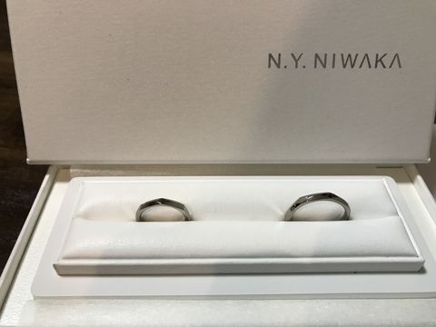 【N.Y.NIWAKA(ニューヨークニワカ)の口コミ】 プロポーズのときNIWAKAの婚約指輪をもらったときから結婚指輪もNIWAKAに…