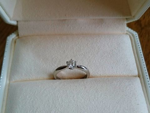 【MIKIMOTO(ミキモト)の口コミ】 シンプルなデザインで、アームが細めの指輪を探していました。
他のブラン…