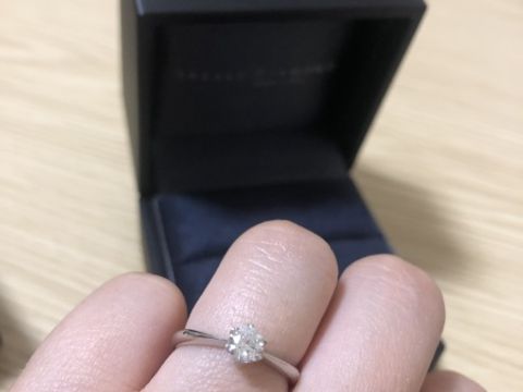 【ラザール ダイヤモンド(LAZARE DIAMOND)の口コミ】 4店舗足を運びましたが、ダイヤモンドの輝きがダントツでした。シンプル一…