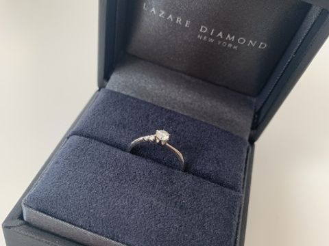 【ラザール ダイヤモンド(LAZARE DIAMOND)の口コミ】 指輪のデザインに一目惚れしました。ウェーブの形にこだわっていて、更に…