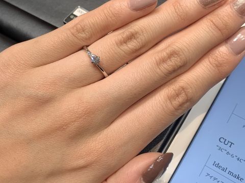 【ラザール ダイヤモンド(LAZARE DIAMOND)の口コミ】 シンプル過ぎず、派手すぎないデザインを探している方にオススメです。中…