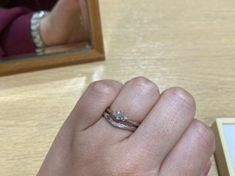 【TRECENTI(トレセンテ)の口コミ】 結婚指輪と婚約指輪を何点か試着させてもらいました。
指輪のイメージが曖…