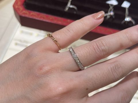 【カルティエ(Cartier)の口コミ】 カルティエソリテールのハーフエタニティです。少し太めなデザインでダイ…