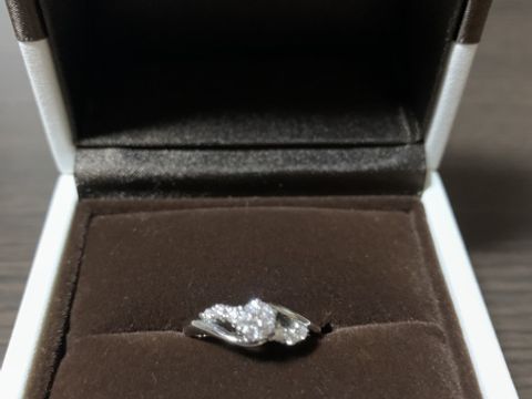 【アイプリモ(I-PRIMO)の口コミ】 ダイヤのグレードが良いものだったので、ダイヤが目立つデザインのものが…