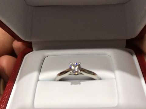 【カルティエ(Cartier)の口コミ】 やっぱり憧れのカルティエ！
小さい頃からの夢が叶いました。
シンプルな…