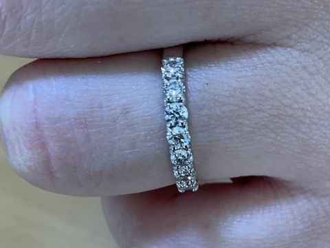 【Velicia(ヴェリシア)の口コミ】 デザインが気に入りました。いろいろ店舗に回ったが、中々決められなくて…