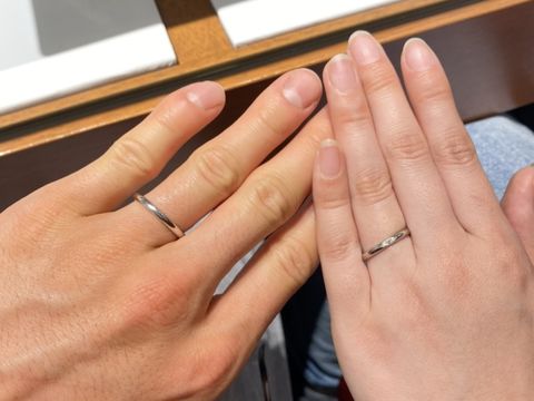 【銀座ダイヤモンドシライシの口コミ】 プラチナで、男性はシンプルなデザイン、女性はシンプルかつ、ダイヤモン…
