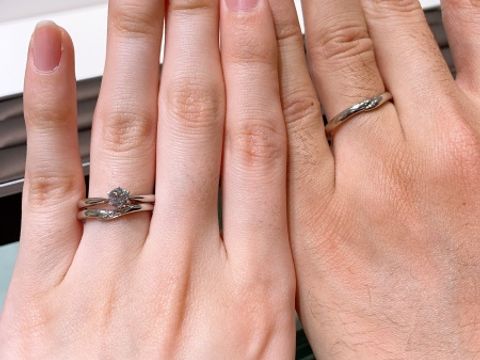 【アイプリモ(I-PRIMO)の口コミ】 婚約指輪似合うデザインで選びました。結婚指輪単体でも、指がとても綺麗…