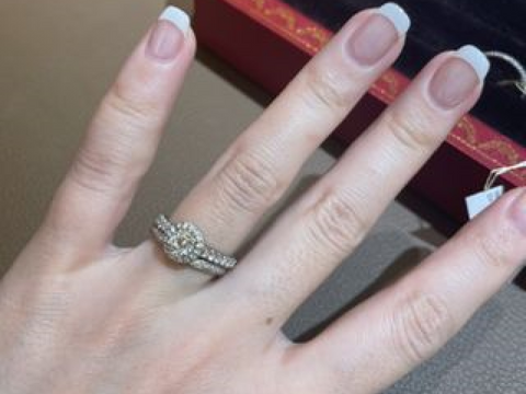 【カルティエ(Cartier)の口コミ】 色々な指環を試着しましたが、カルティエの付け心地が良かったため、カル…