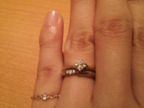 【銀座ダイヤモンドシライシの口コミ】 ダイヤモンドがキラキラしていて綺麗で美しさに魅了されました。すぐにこ…