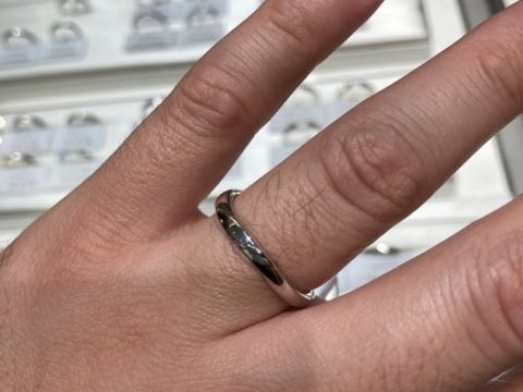 【アイプリモ(I-PRIMO)の口コミ】 ラインが入って立体感が出るようになっています。太めなので手がごつめ、…