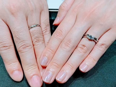 【ラザール ダイヤモンド(LAZARE DIAMOND)の口コミ】 シンプルだけど地味ではないようなデザインを探していました。また、婚約…