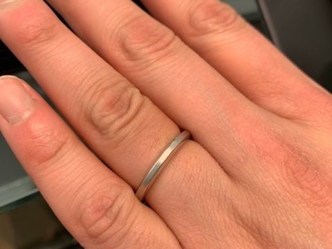 【エクセルコダイヤモンド(EXELCO DIAMOND)の口コミ】 今回試着させて頂いたのは、男味溢れる少し太めの指輪を選択しました。当…