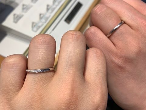 【銀座ダイヤモンドシライシの口コミ】 デザインに関しては、シンプルかつ少しアクセントが効いた物の中で色々探…