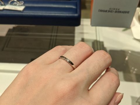 【銀座ダイヤモンドシライシの口コミ】 シンプルなデザインでしたが、他ではあまりないデザインで他の人と被らず…