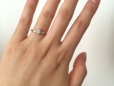 【ENUOVE(イノーヴェ)の口コミ】 結婚指輪はシルバーのシンプルなものがいいと決めていて、元々肌が浅黒い…