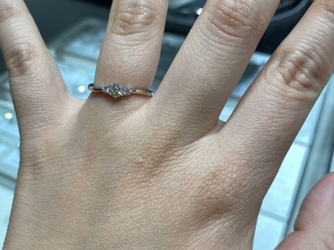 【アイプリモ(I-PRIMO)の口コミ】 婚約指輪を探し始めて1店舗めということもあり、知識や種類も全く分からな…