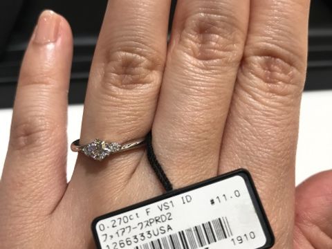 【ラザール ダイヤモンド(LAZARE DIAMOND)の口コミ】 たくさんあるフレームのデザインから、好きなダイヤモンドをスタッフの方…