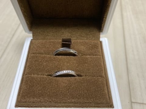 【ジュエリークラフトYAMAJIの口コミ】 デザインがとても素敵でした。婚約指輪を別のお店で購入したのですが、婚…