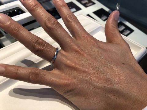 【I's stone(アイズストーン)の口コミ】 「シンプルでウェーブ形状のもの」というフワッとしたオーダーにも関わら…