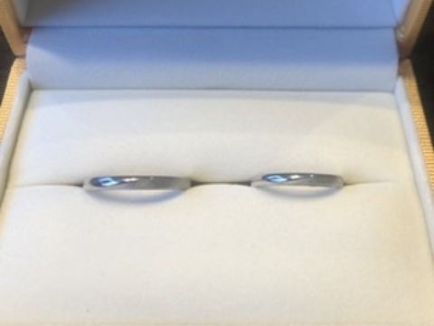 【ケイウノ ブライダル(K.UNO BRIDAL)の口コミ】 結婚指輪のデザインは2人で全く同じものがいいという希望があったので同じ…