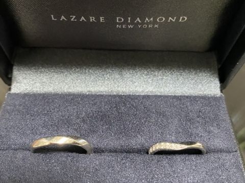 【ラザール ダイヤモンド(LAZARE DIAMOND)の口コミ】 ダイヤモンドが付いているタイプが良かったのと、婚約指輪と重ね付けがで…