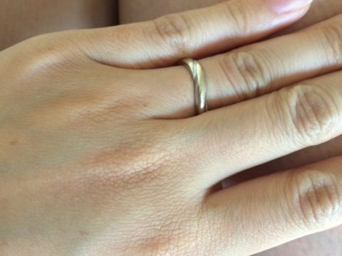 【青い鳥の口コミ】 形もシャープで実際試着してみて、ぴったりしたので、きめました。可愛い…